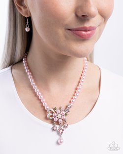 All Over TON - Paparazzi Necklace Image