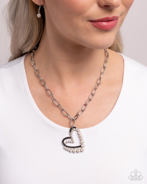Introducing Me - Paparazzi Necklace Image