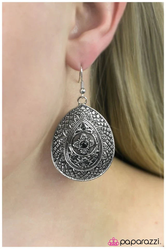 Paparazzi Earring ~ A Drop In The Bucket - Black