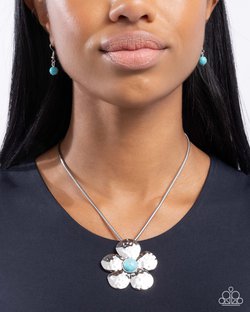 Tasteful Texture - Paparazzi Necklace Image