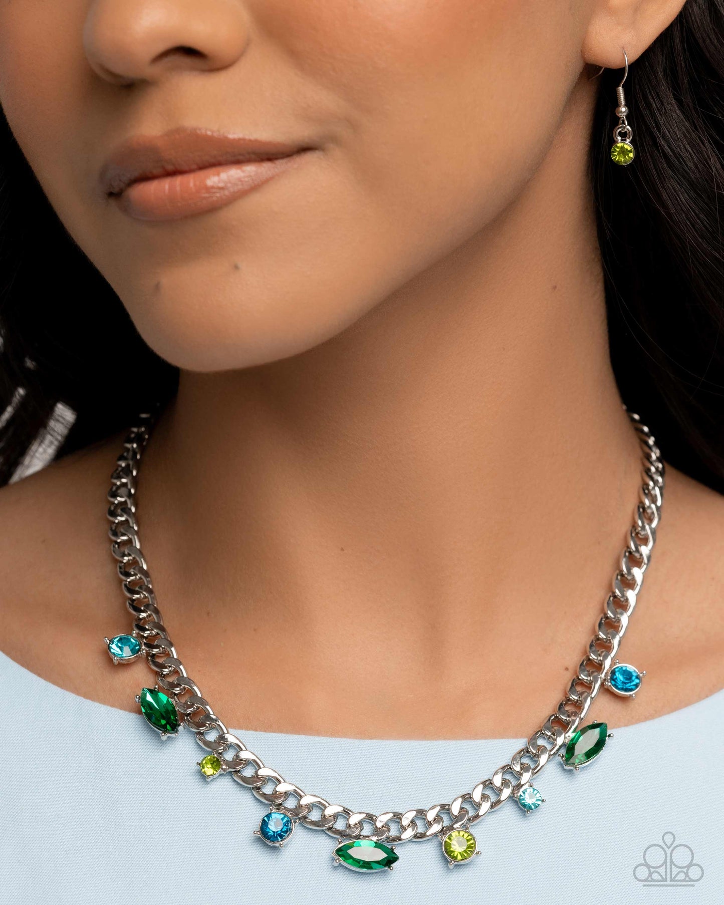 Captivating Class - Complete Look - Paparazzi Product Image