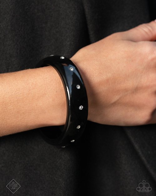 Cheeky Chic - Paparazzi Bracelet Image