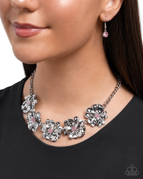 Laid-Back Luster - Paparazzi Necklace Image