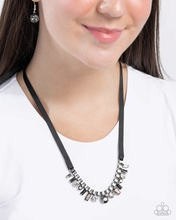 Ribbon Reveal - Paparazzi Necklace Image