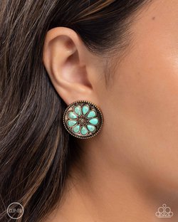 Promising Passage - Paparazzi Earring Image