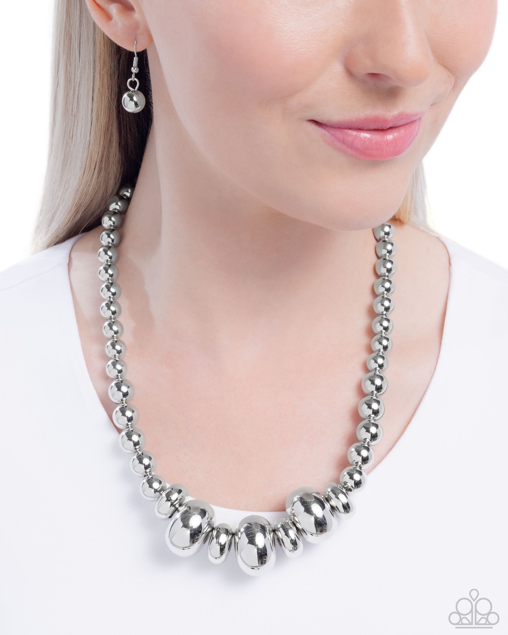 Model Maverick - Silver - Paparazzi Necklace Image