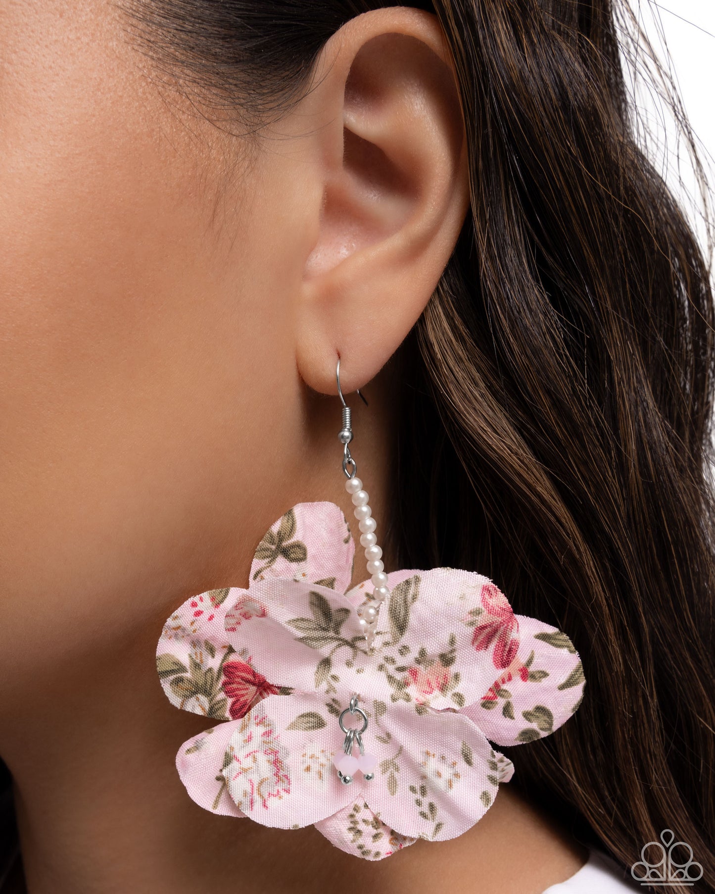 Flourishing Fantasia - Paparazzi Earring Image