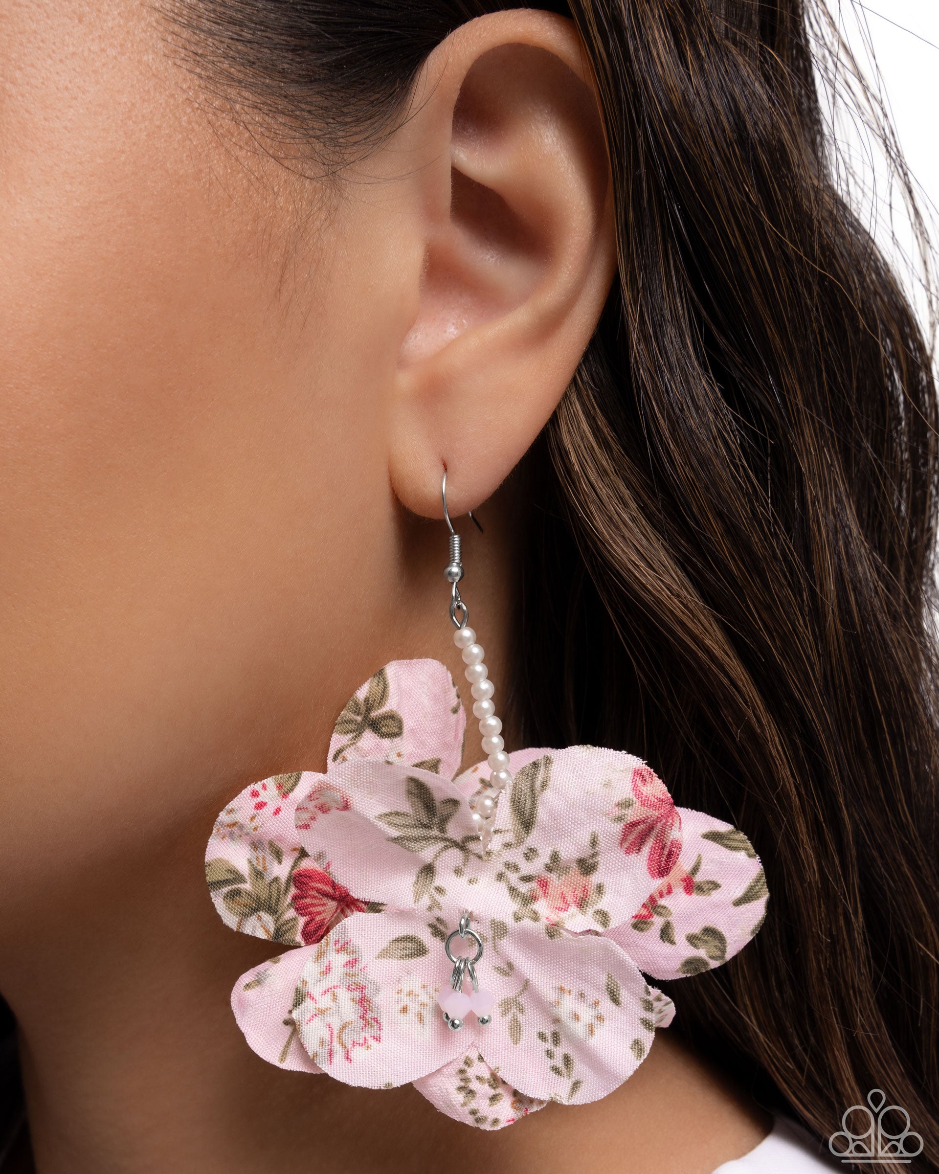 Flourishing Fantasia - Paparazzi Earring Image