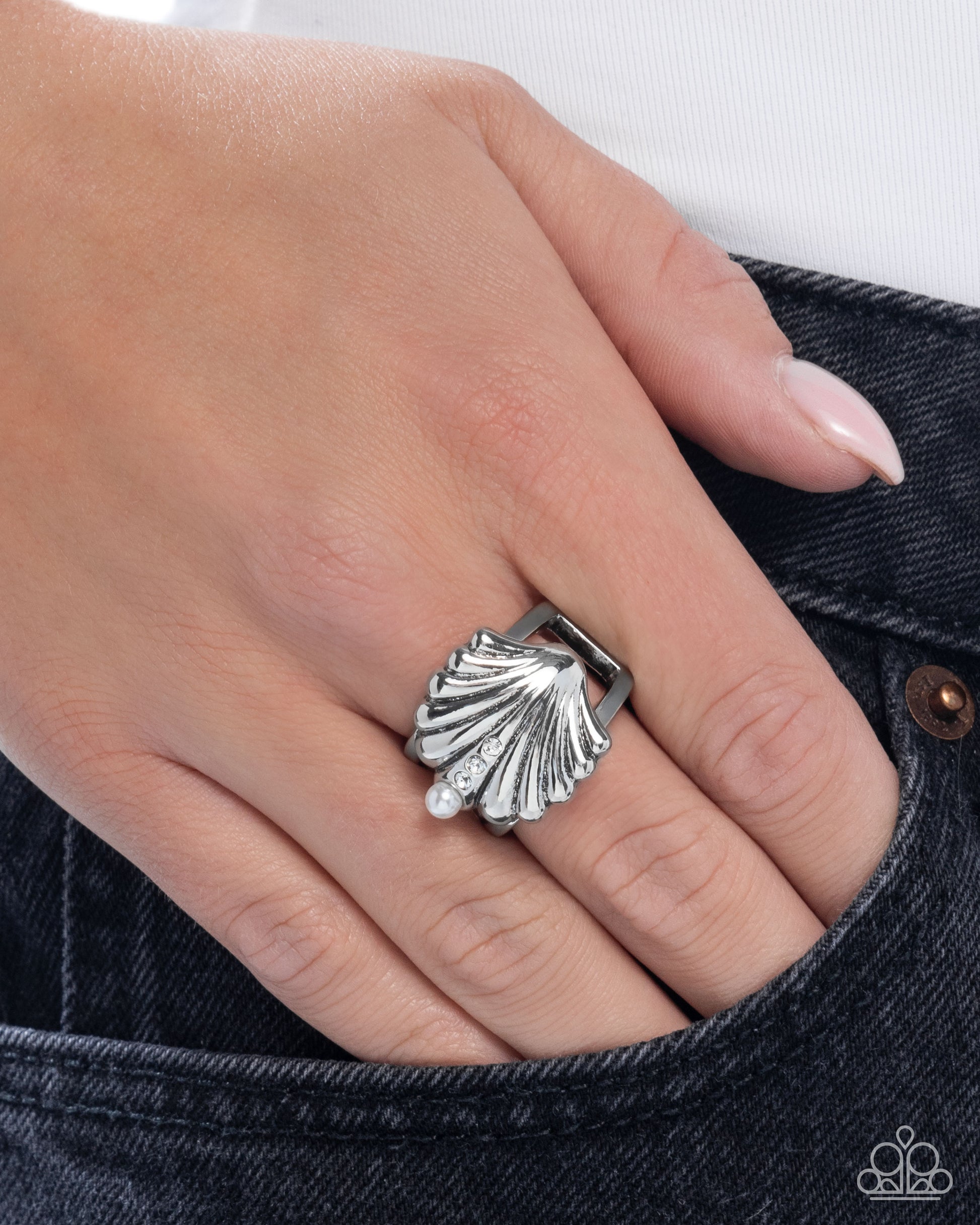 Seashell Side - White - Paparazzi Ring Image