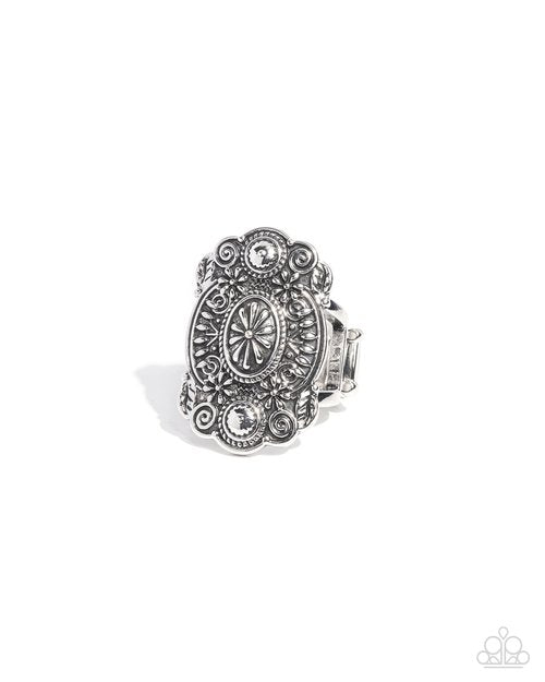 Frenetic Frame - Silver - Paparazzi Ring Image