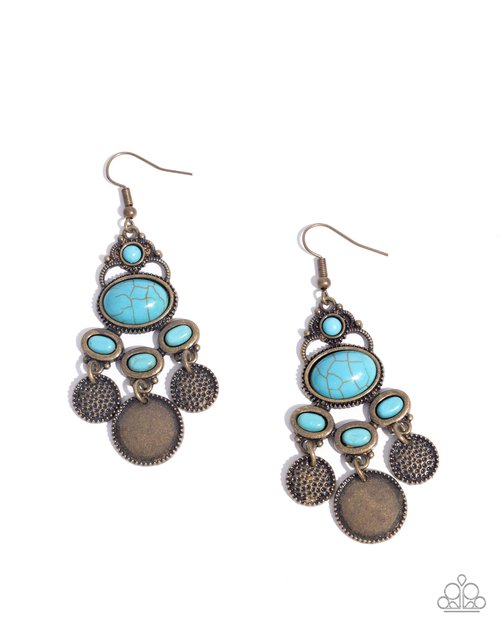 Chandelier Candor - Brass - Paparazzi Earring Image