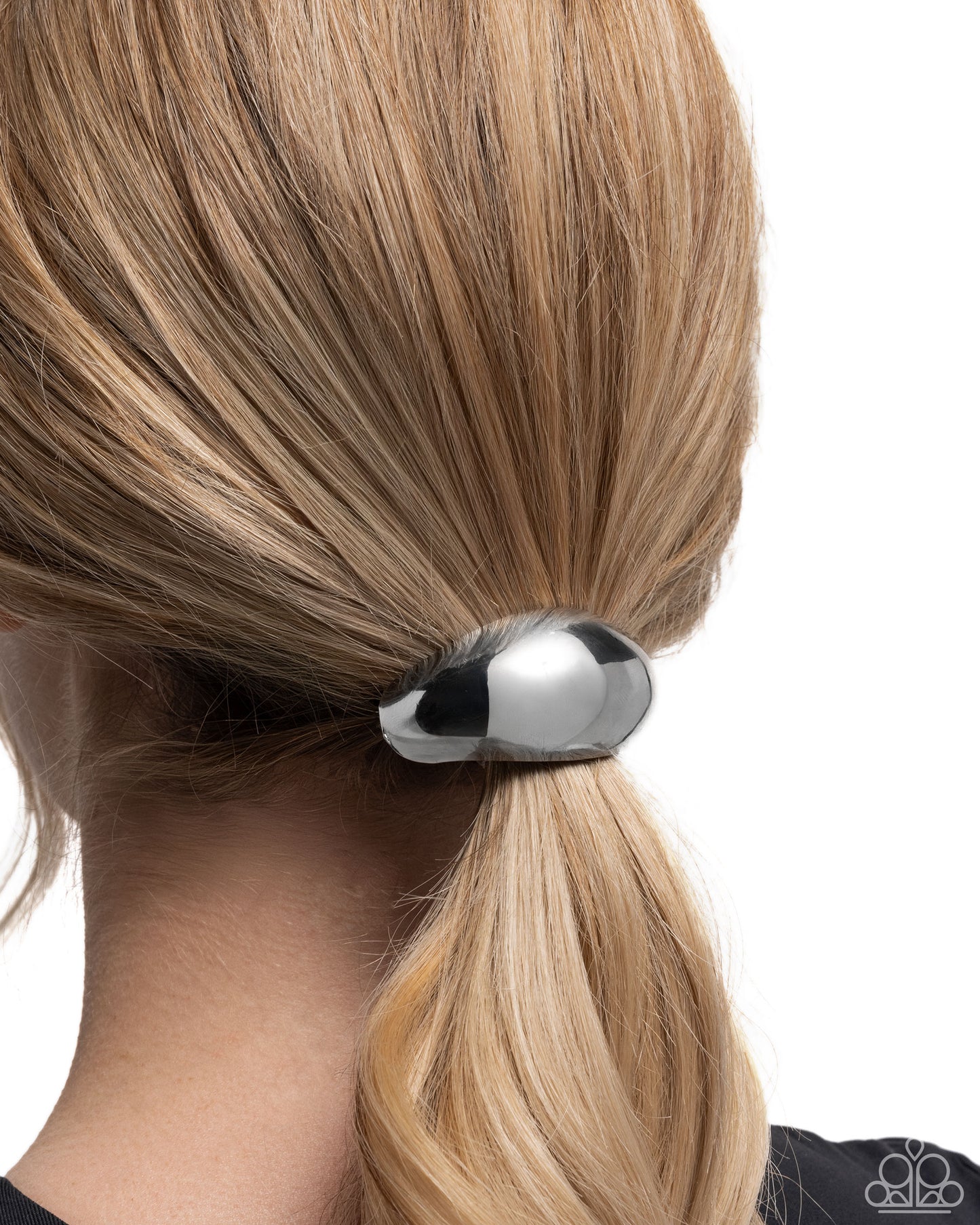 Striking Selfie - Silver - Paparazzi Hair Accessories Image