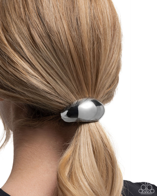 Striking Selfie - Silver - Paparazzi Hair Accessories Image