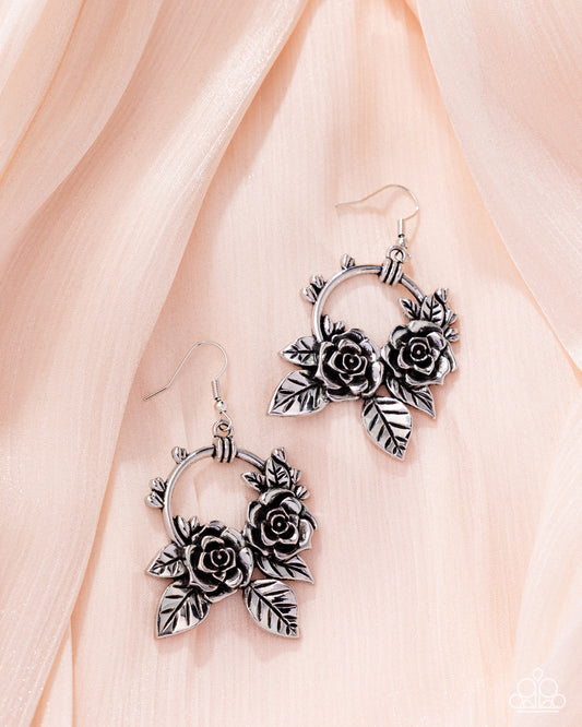 Wanderlust Wreath - Paparazzi Earring Image