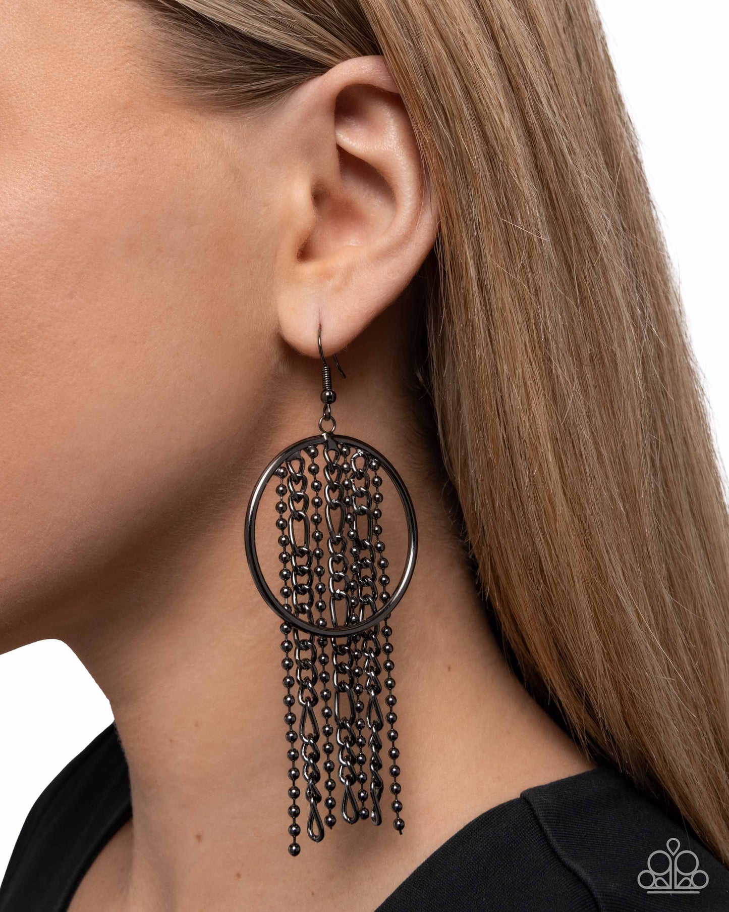Laborious Lure - Paparazzi Earring Image