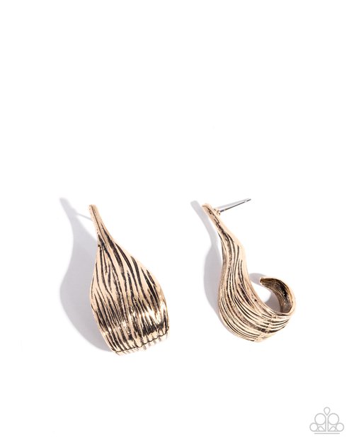 Curly Comfort - Gold - Paparazzi Earring Image