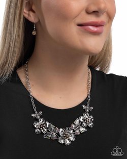 Soaring Song - Paparazzi Necklace Image