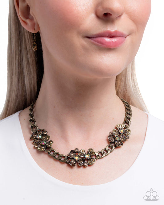 Fairy Florals - Paparazzi Necklace Image