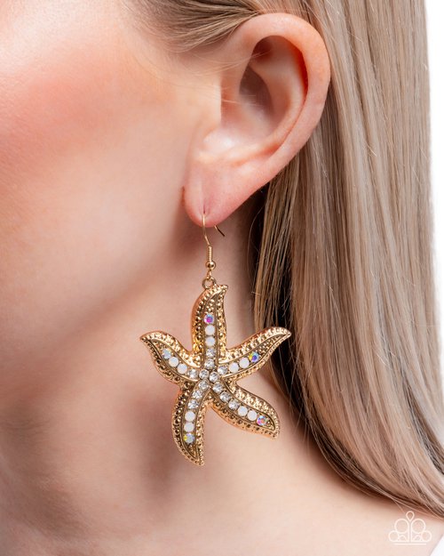 Seize the Starfish - Gold - Paparazzi Earring Image