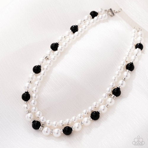 Pearl Pageantry - Paparazzi Necklace Image