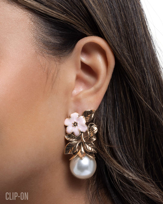 Elegant Evolution - Gold - Paparazzi Earring Image