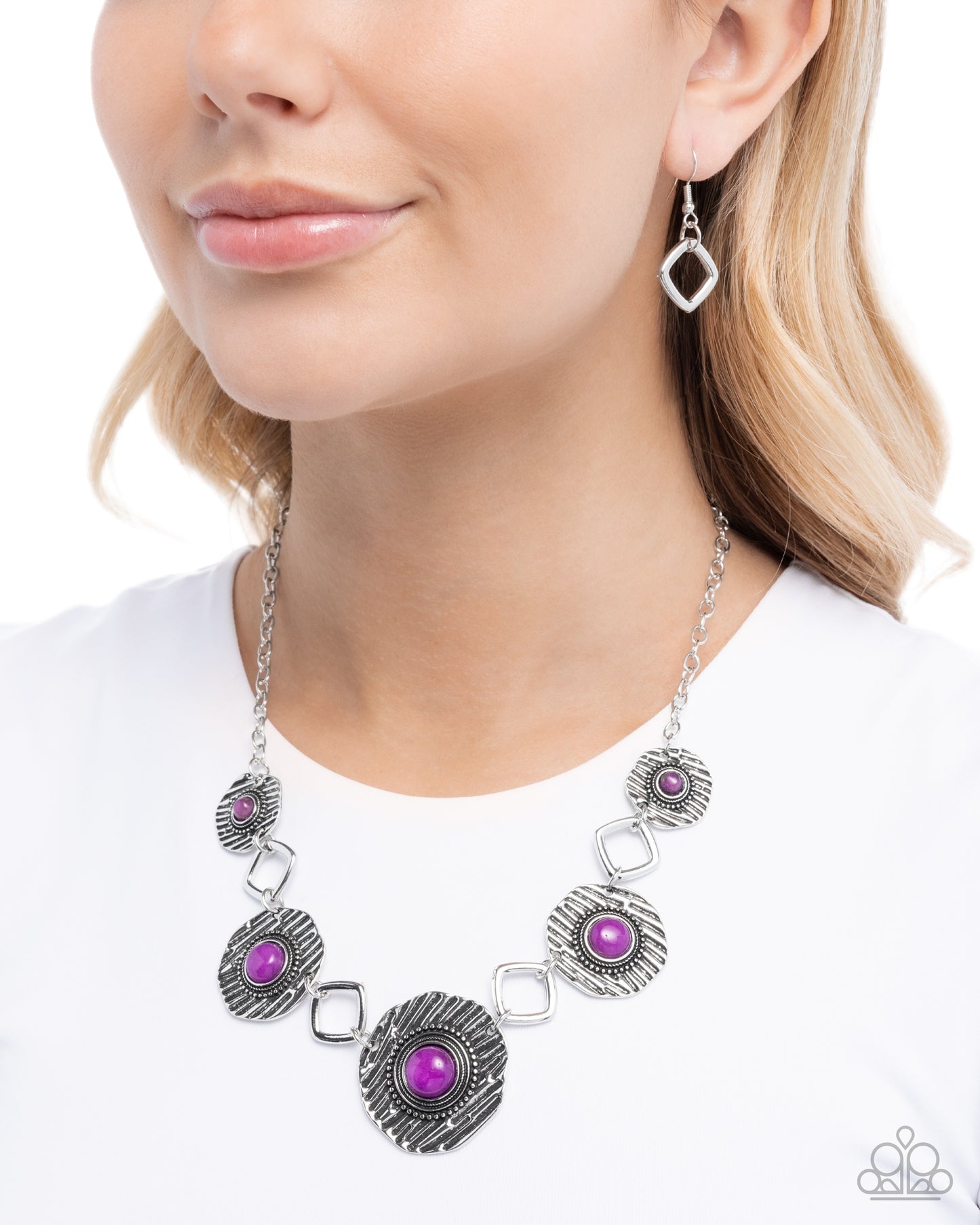 Skewed Squares - Paparazzi Necklace Image