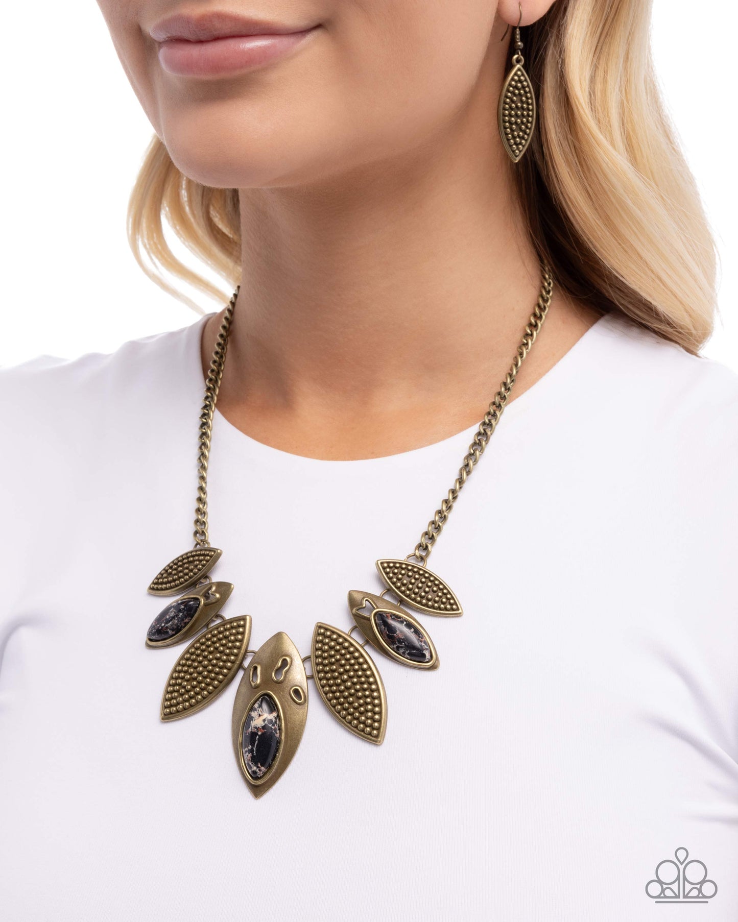 Textured Tutelage - Brass - Paparazzi Necklace Image