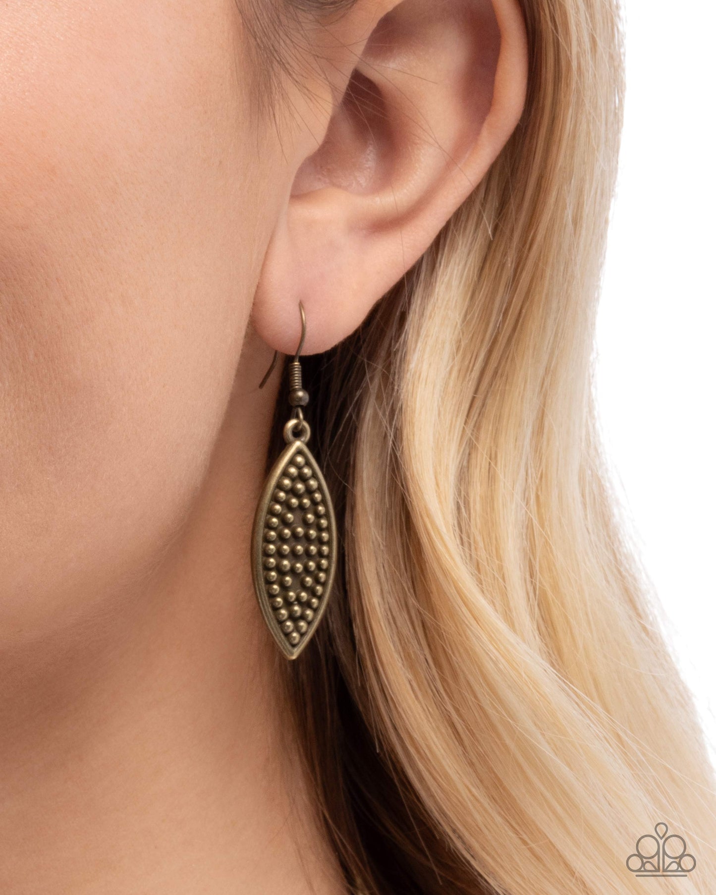 Textured Tutelage - Brass - Paparazzi Necklace Image