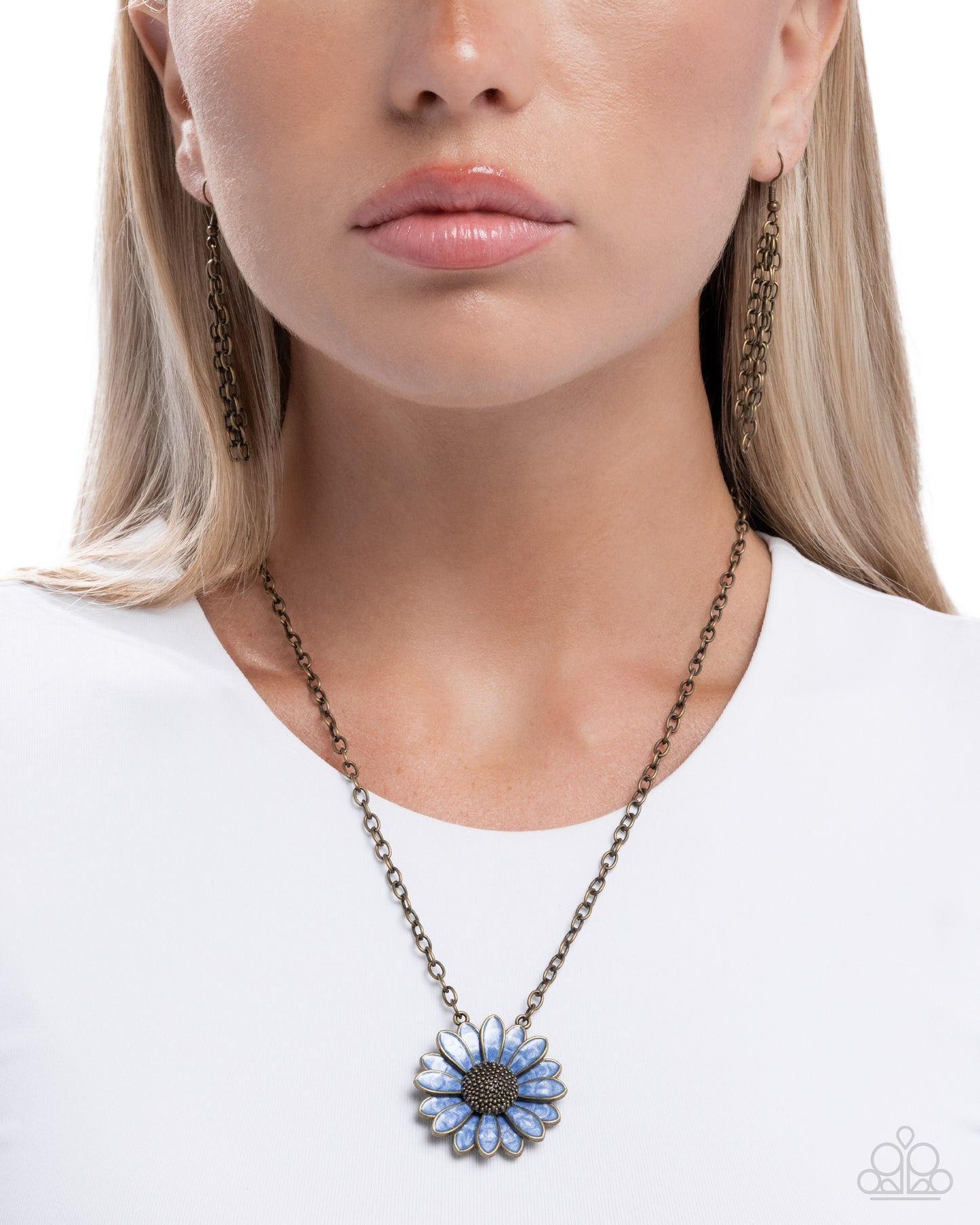 Parisian Posy - Brass - Paparazzi Necklace Image