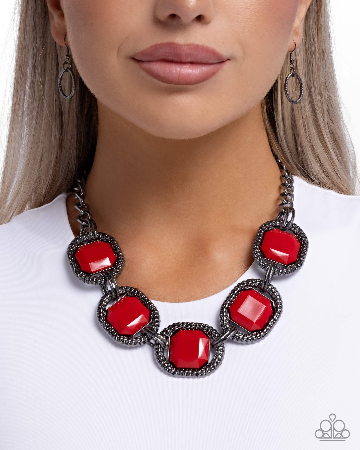 Framing Fanatic - Red - Paparazzi Necklace Image