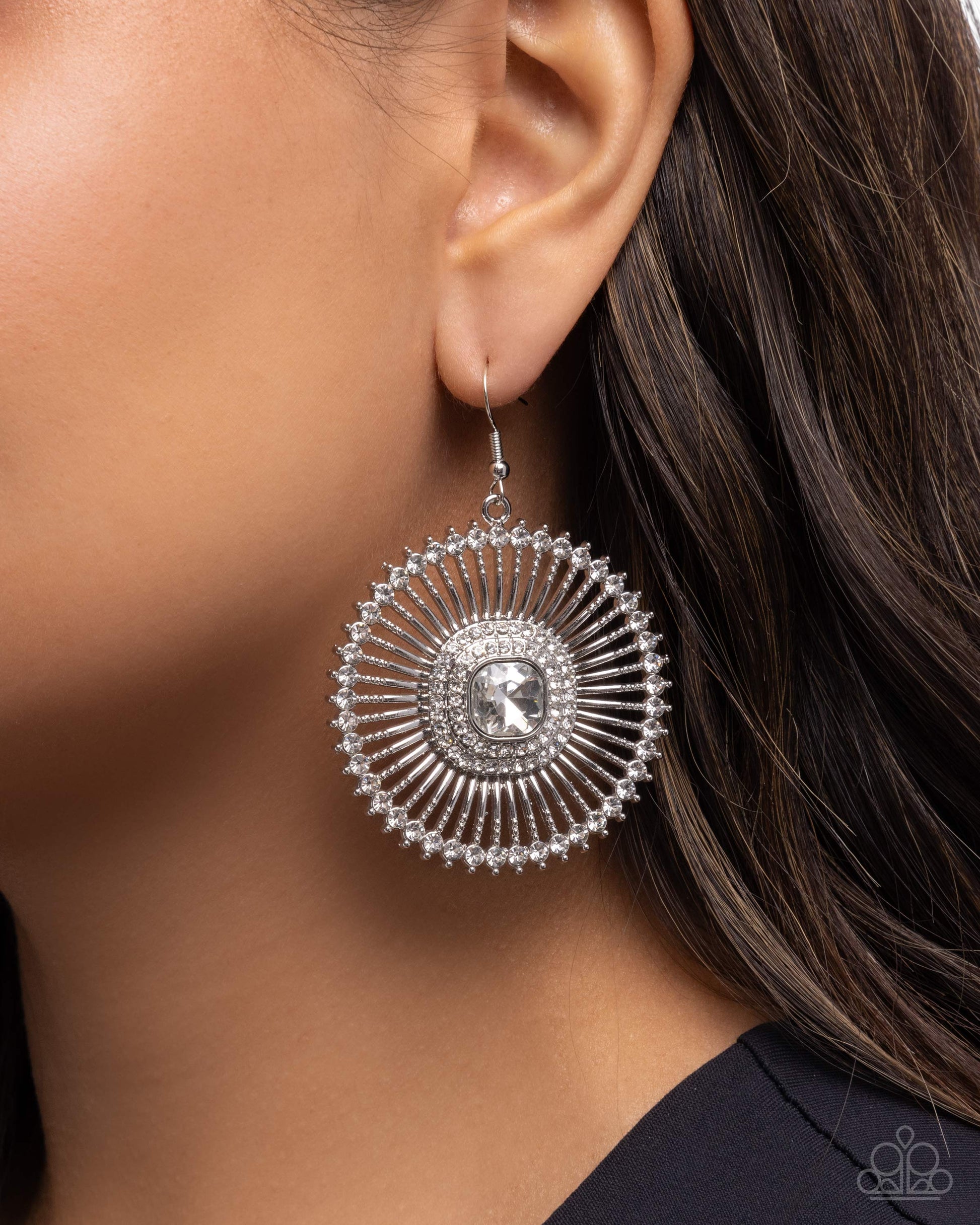 Wonderful Wheel - Paparazzi Earring Image