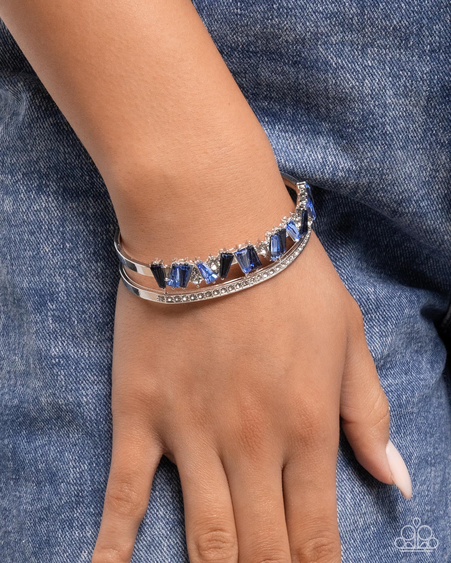 Sculpted Splendor - Blue - Paparazzi Bracelet Image