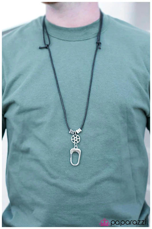 Paparazzi Necklace ~ Grind My Gears - Black