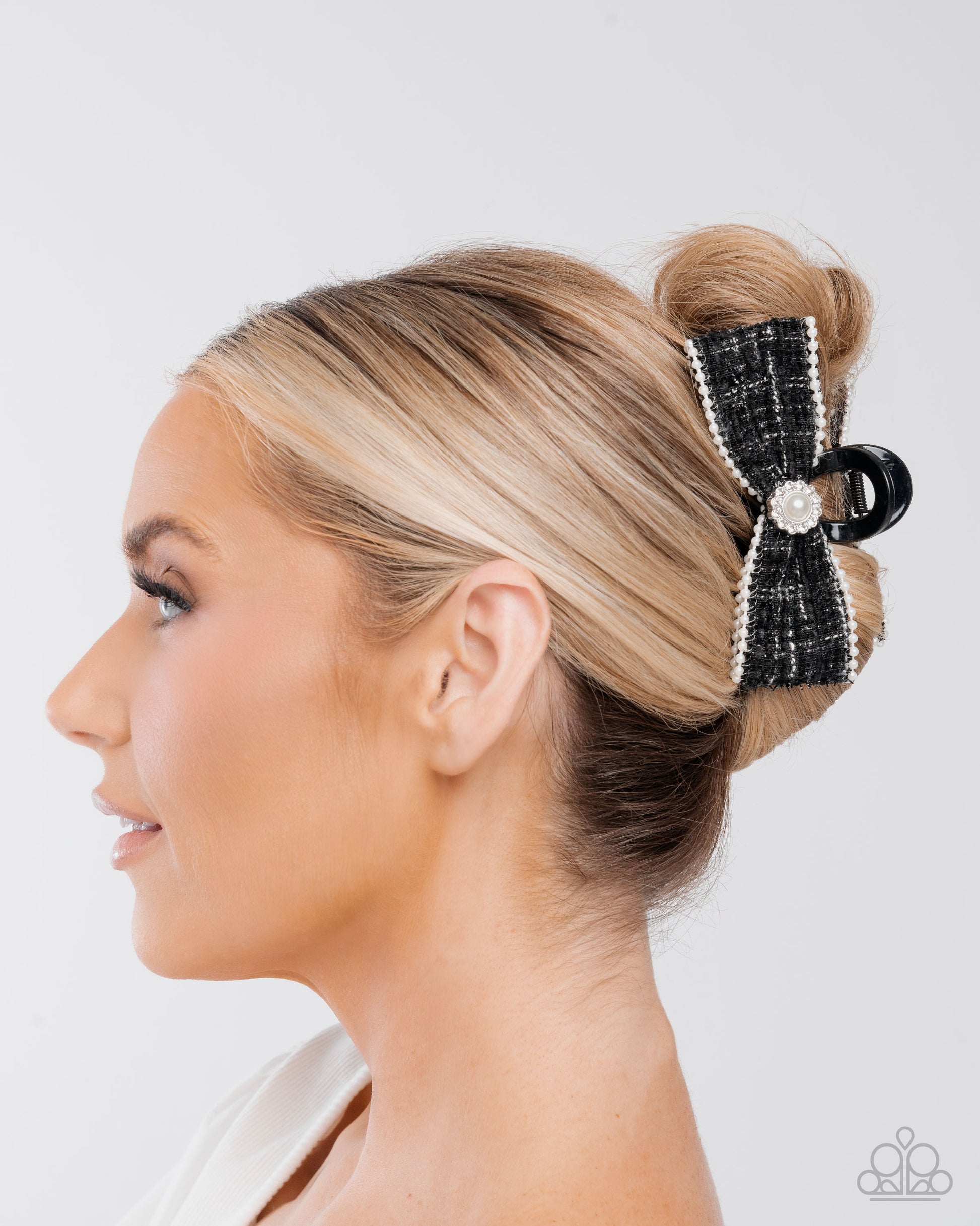 Let Me BOW - Black - Paparazzi Hair Accessories Image