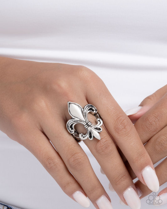 Fleur de Lis - Silver - Paparazzi Ring Image
