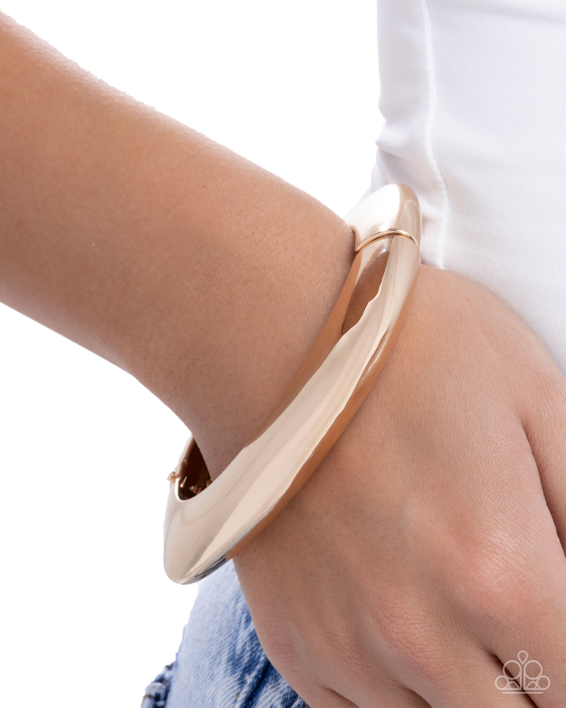 Rounded Reflection - Gold - Paparazzi Bracelet Image