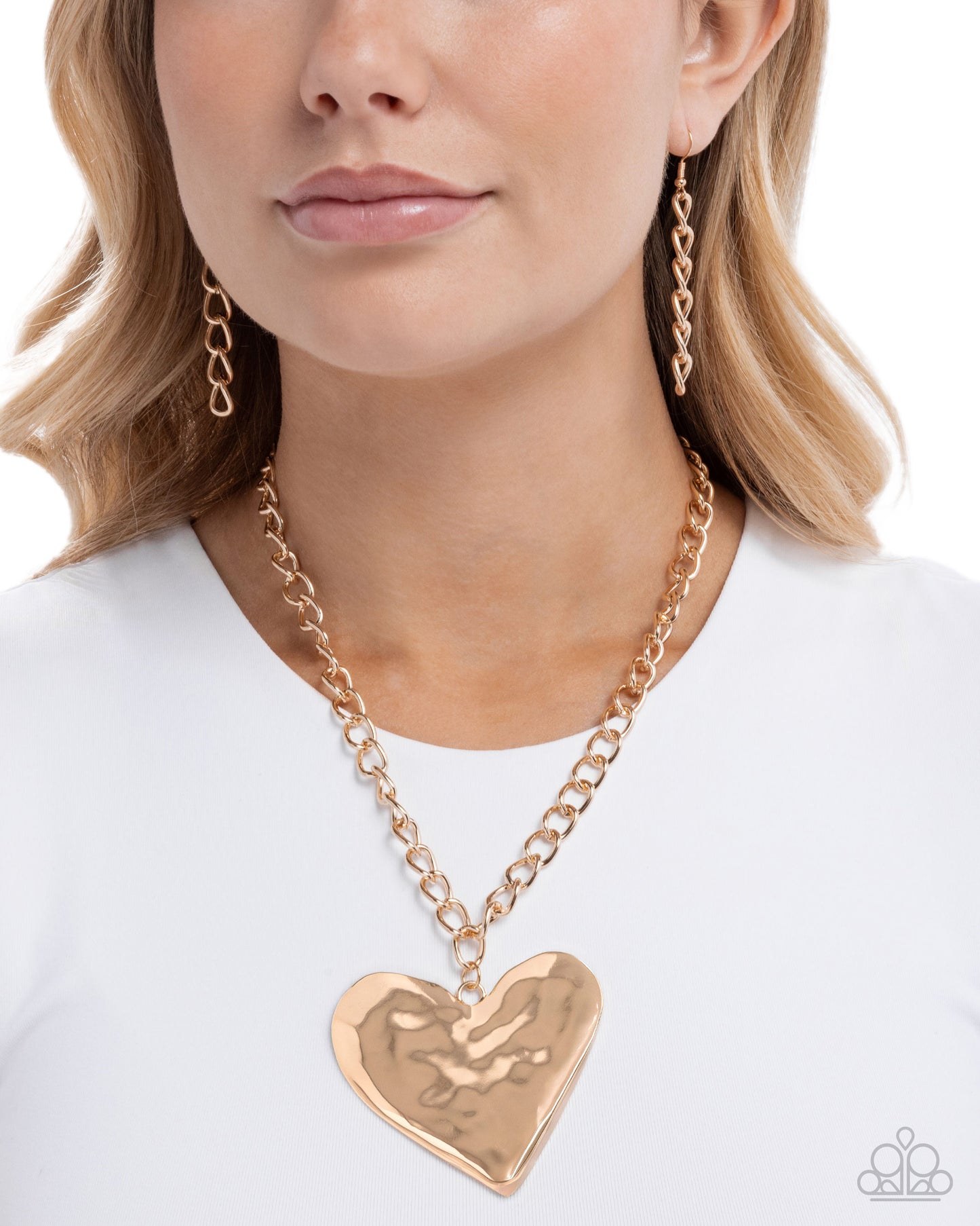 Hammered Heartthrob - Gold - Paparazzi Necklace Image