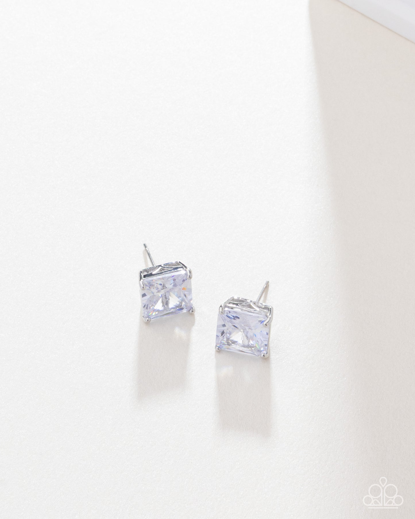 GLOW Time - Paparazzi Earring Image