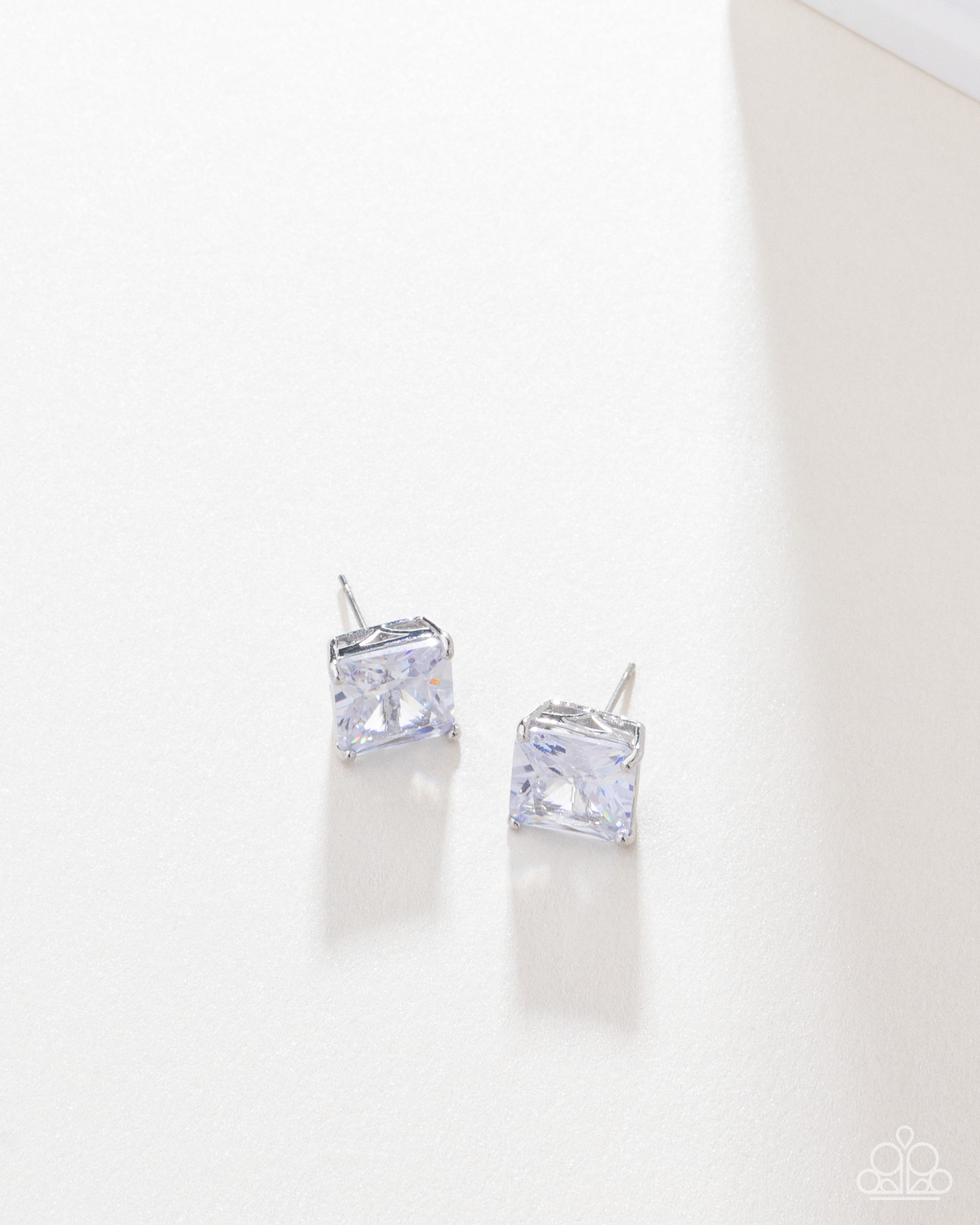 GLOW Time - Paparazzi Earring Image