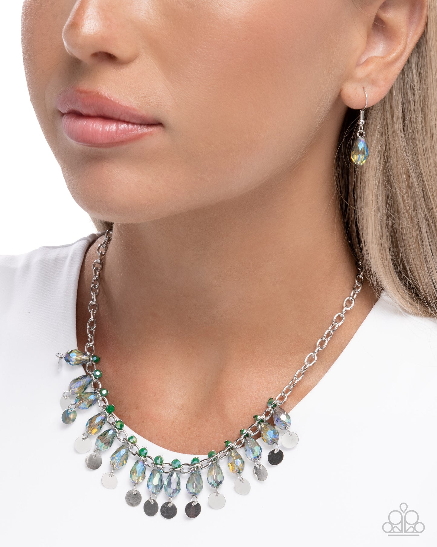 Glimpse of Glitz - Paparazzi Necklace Image