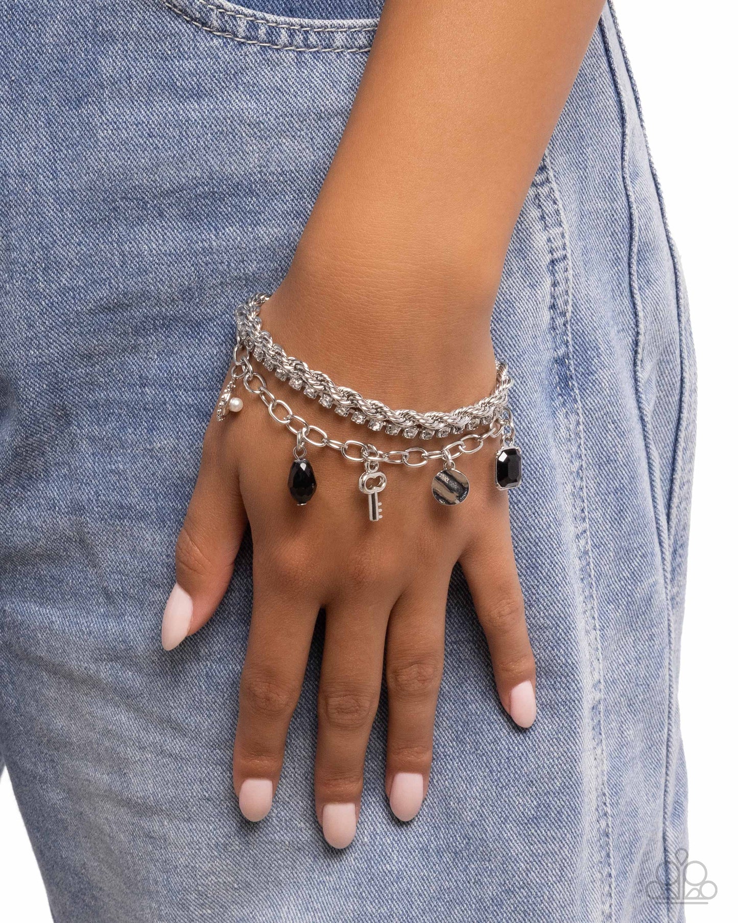 Keynote Speaker - Black - Paparazzi Bracelet Image