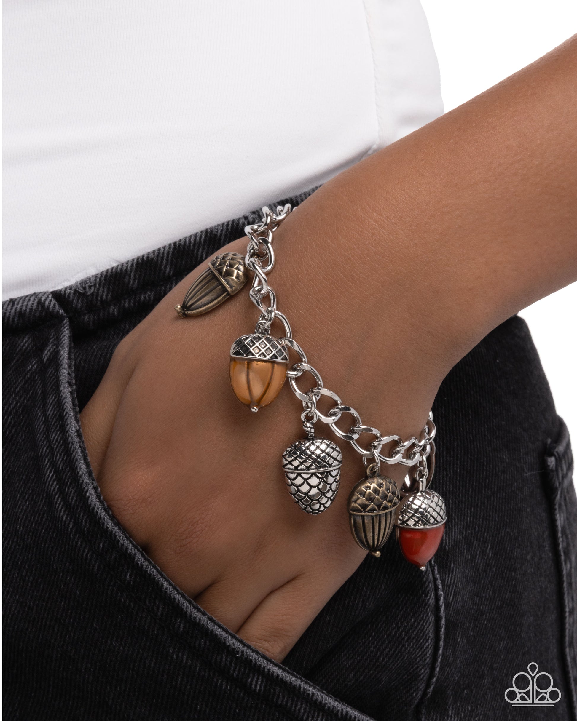 Autumn Acorns - Paparazzi Bracelet Image
