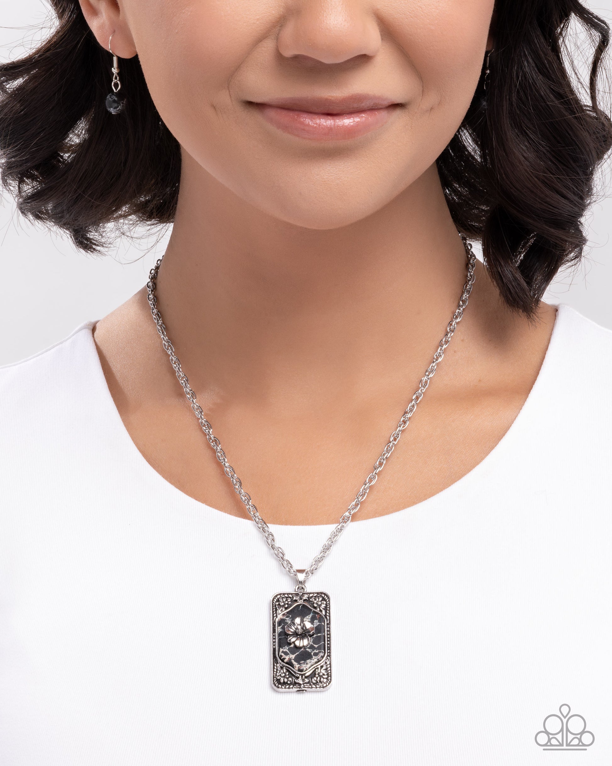 Antiqued Advance - Black - Paparazzi Necklace Image