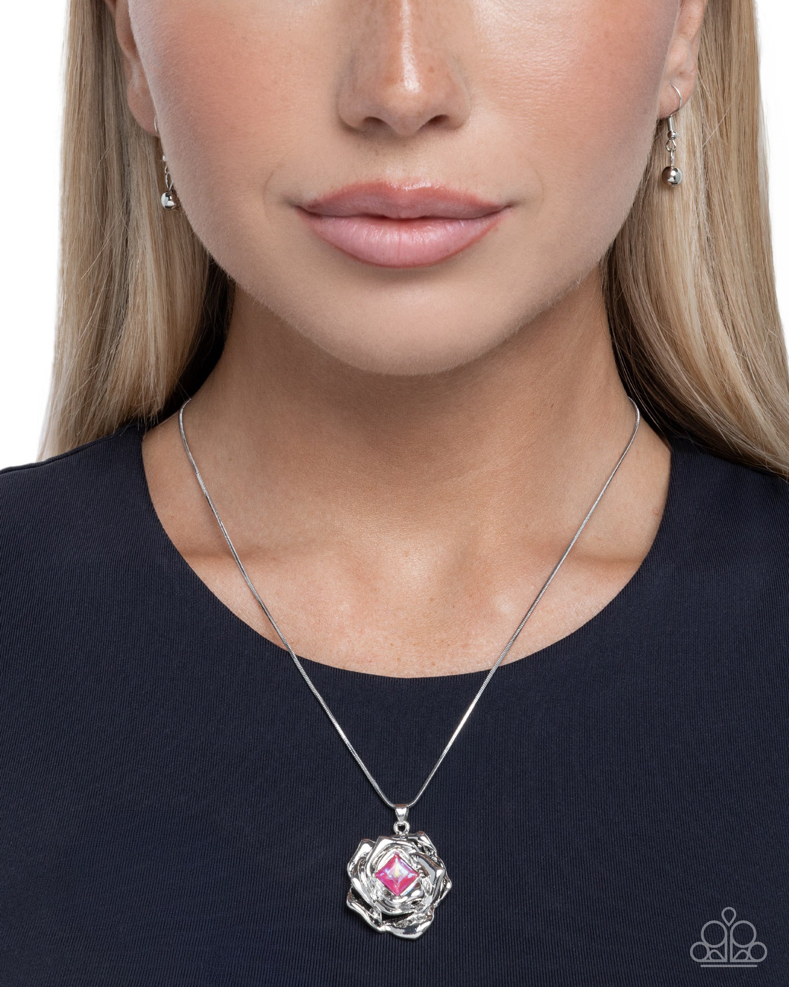 Budding Blaze - Paparazzi Necklace Image