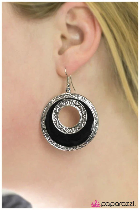 Paparazzi Earring ~ Night Owl - Black