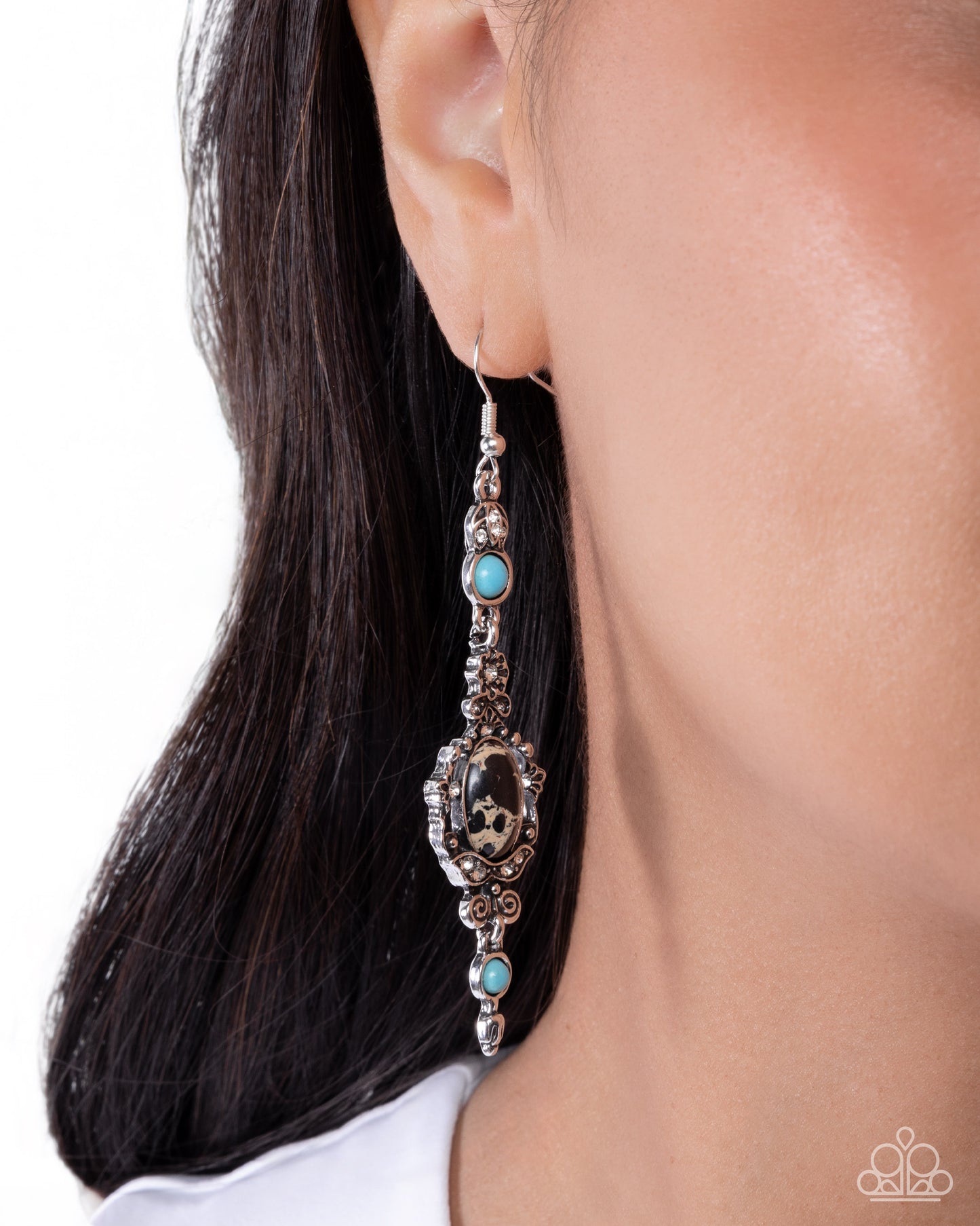 Savvy Sway - Paparazzi Earring Image