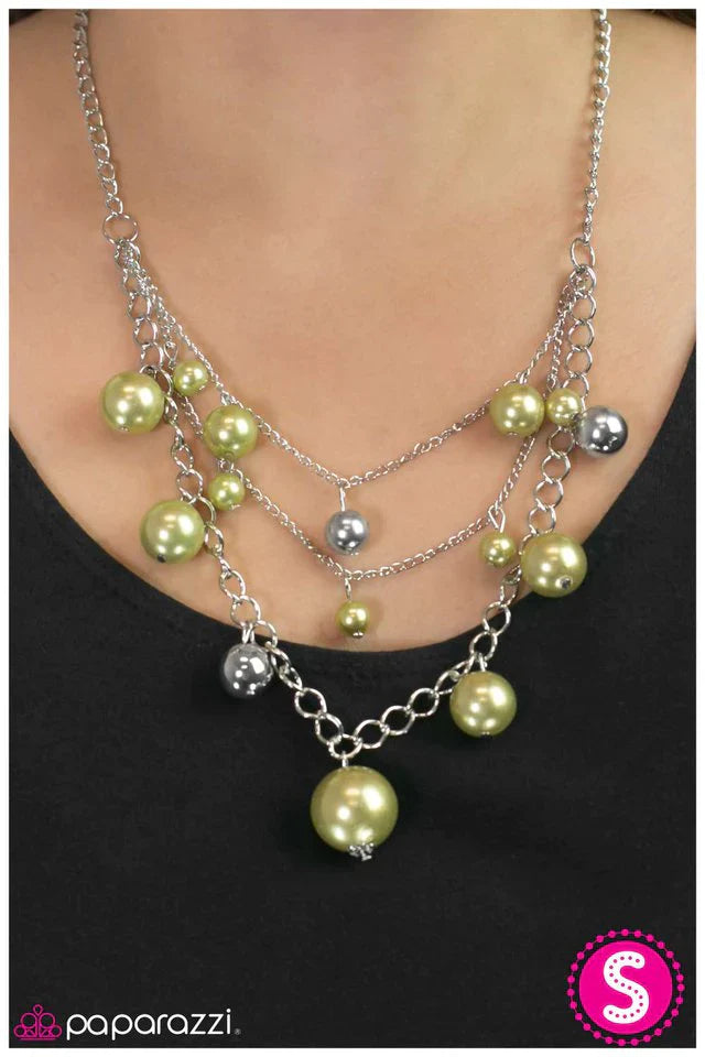 Paparazzi Necklace ~ Classically Captivating - Green