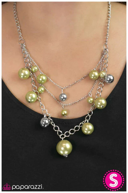 Paparazzi Necklace ~ Classically Captivating - Green