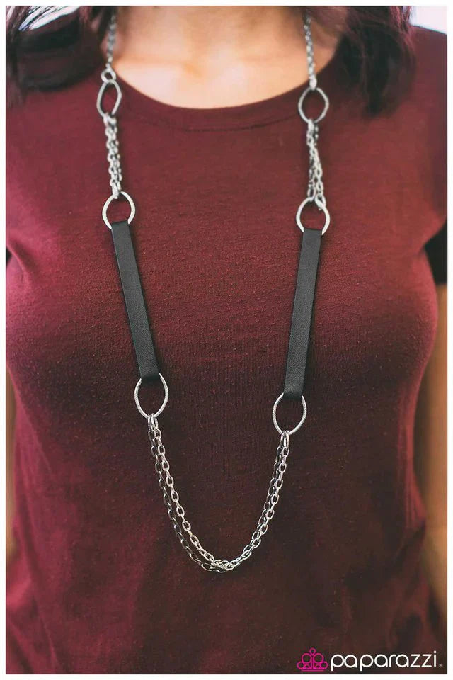 Paparazzi Necklace ~ Backstage Passes - Black