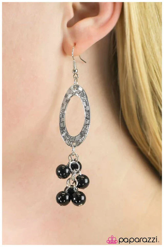 Paparazzi Earring ~ Monte Carlo - Black